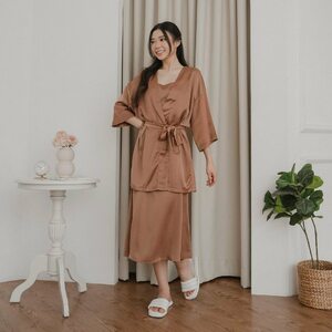 Why have to be sexy in fornt of everyone? Instead you can be sexy for yourself wearing Evertops’s Sleepwear Collection 💋🫶🏻

— Kara Dress
IDR 139.000
Size S M L

— Shanice Robe
IDR 129.000
Size S M L

Bundling Price
IDR 239.000

Be a part of #everbabes today 🤍